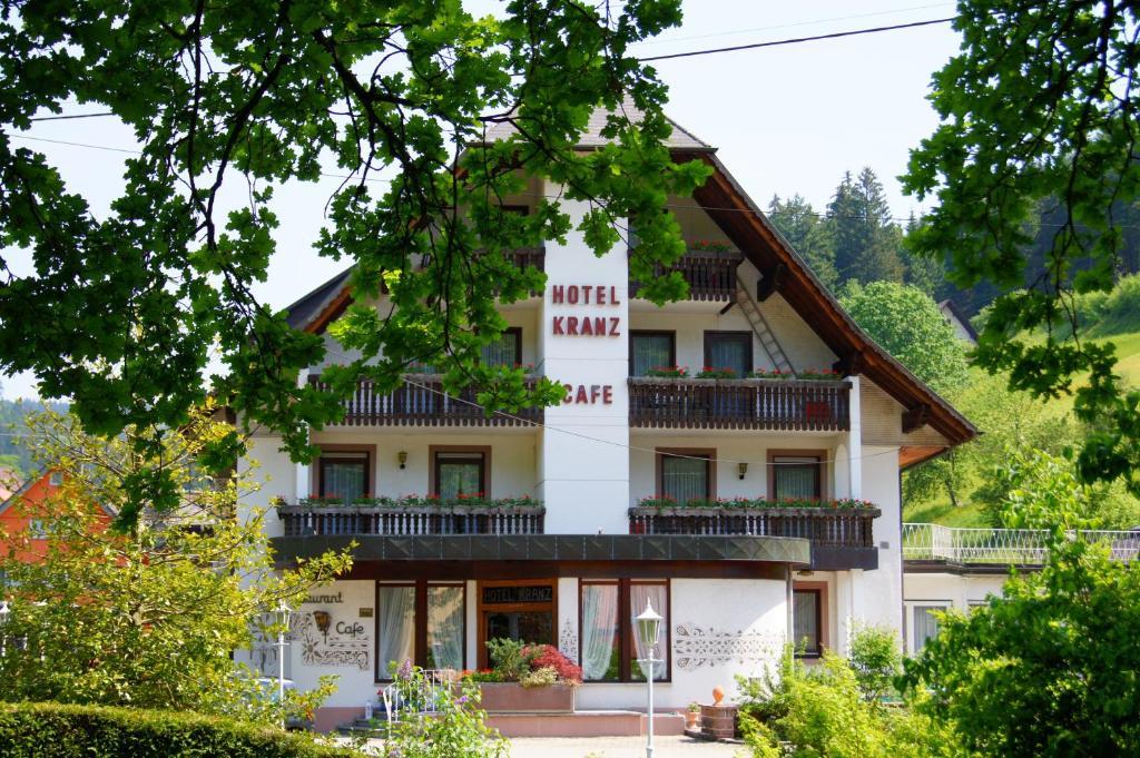 Zum Kranz Garni Hotel บัด ริพโพลด์สเอา ภายนอก รูปภาพ